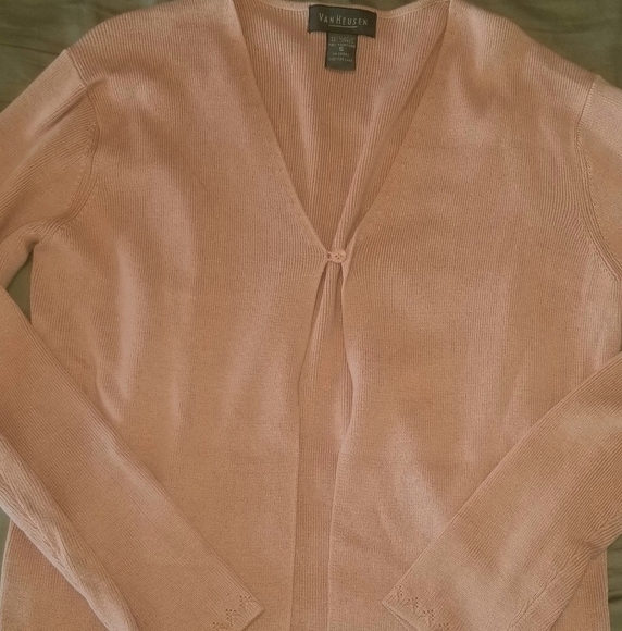 Womens Vanheusen Pink Cardigan Sweater. Single Button Top Closure. Size Small. - Picture 1 of 1